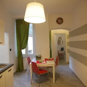 Apartamento Casa San Vincenzo, Un Nido Nel Cuore Di Genova.